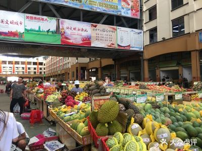 “是目前三亚市最大的农副产品批发基地,位置.”-鸿港市场-三亚购物